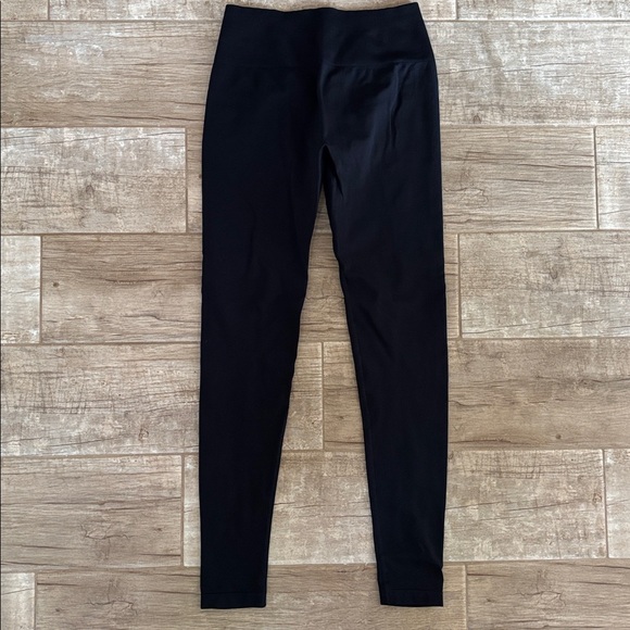 AURORA Black Leggings - Picture 2 of 2